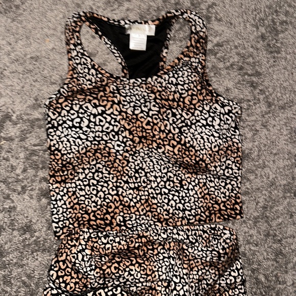 Two piece set - Picture 4 of 5